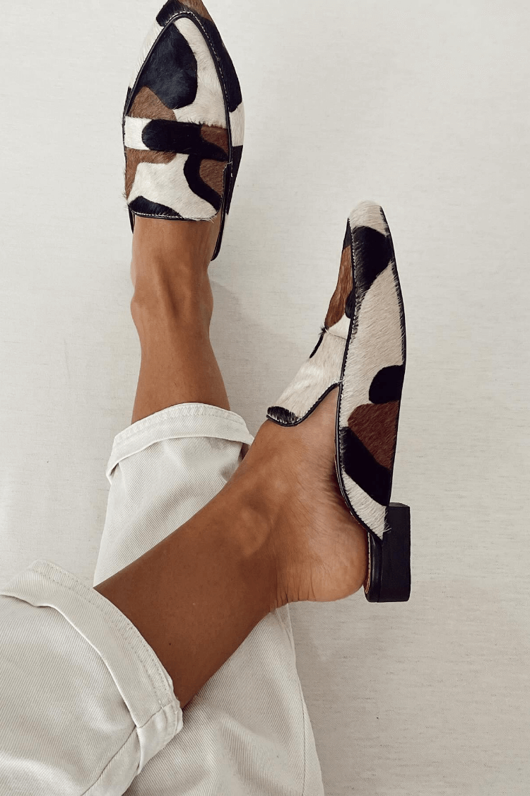 Women's slip-on loafer with black, brown and white abstract print