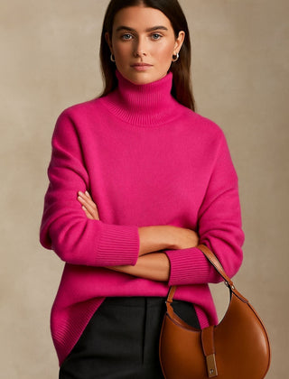 Women's high turtleneck sweater with relaxed fit, long sleeves and ribbed cuffs and hem