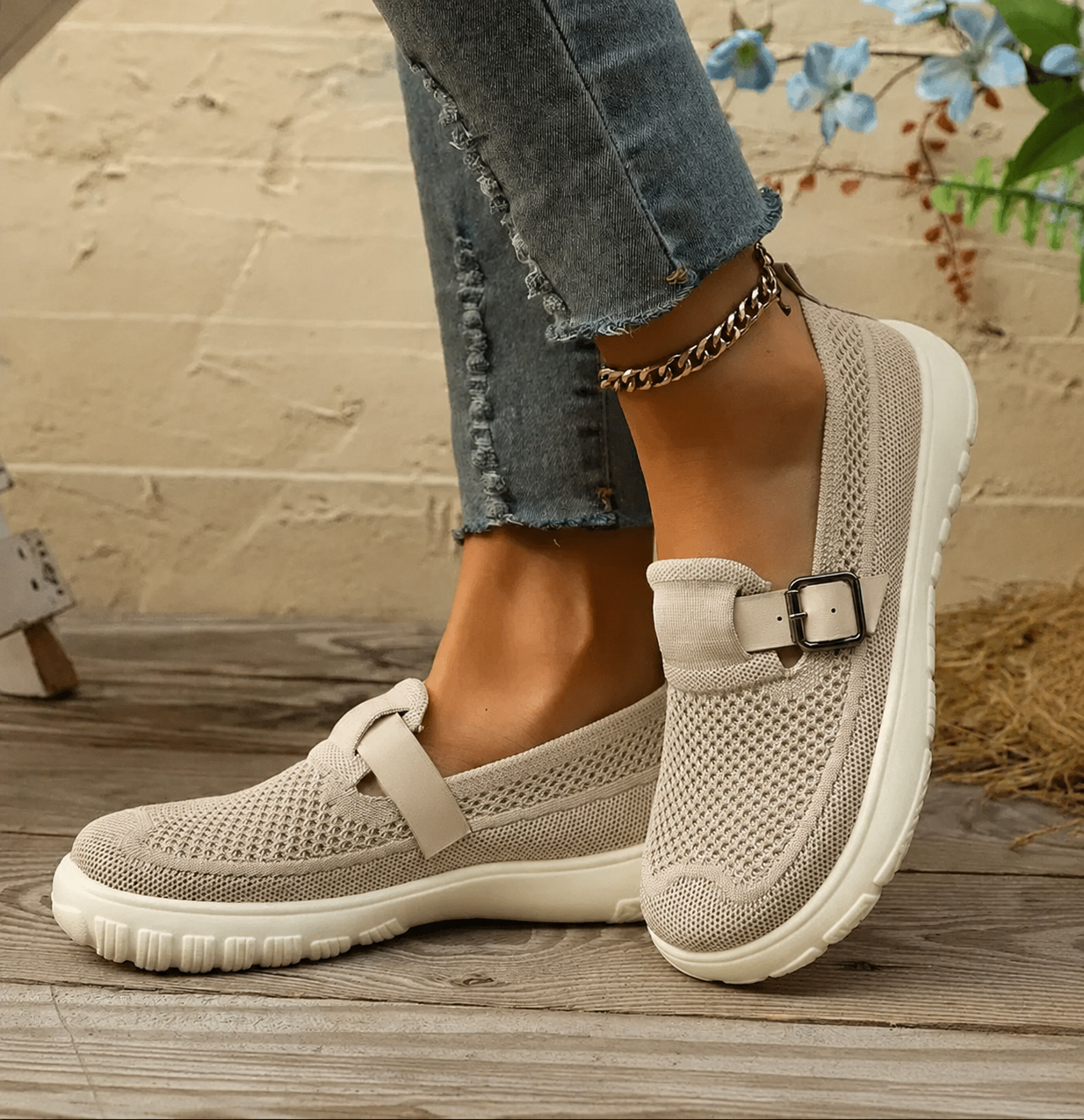 Women's Francesca Mary Jane shoes with buckle strap in beige, brown and black