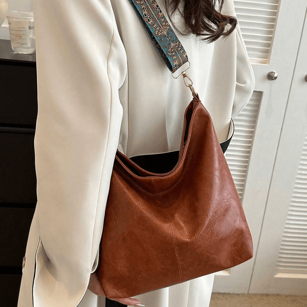 Alba | Textured Shoulder Bag