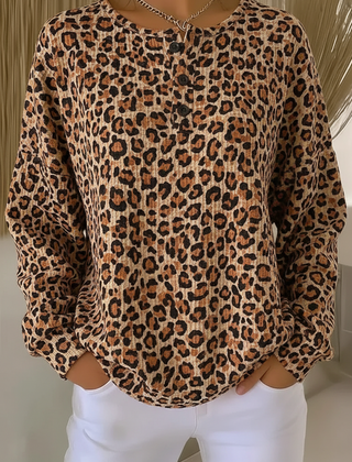Women's gradient art print waffle-knit sweatshirt in a relaxed casual fit