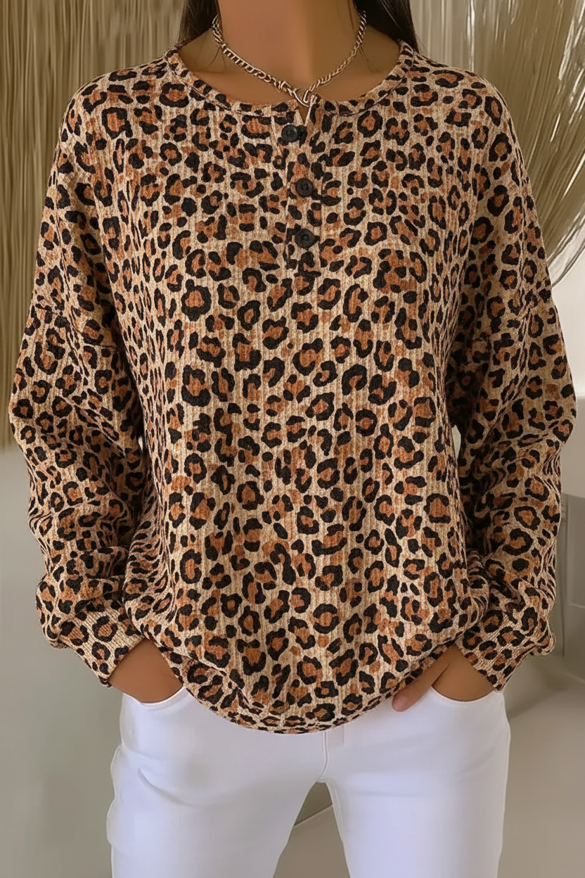 Women's gradient art print waffle-knit sweatshirt in a relaxed casual fit