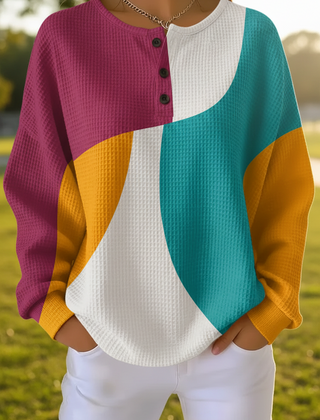 Women's waffle-knit sweatshirt in a soft gradient art print with a relaxed casual fit