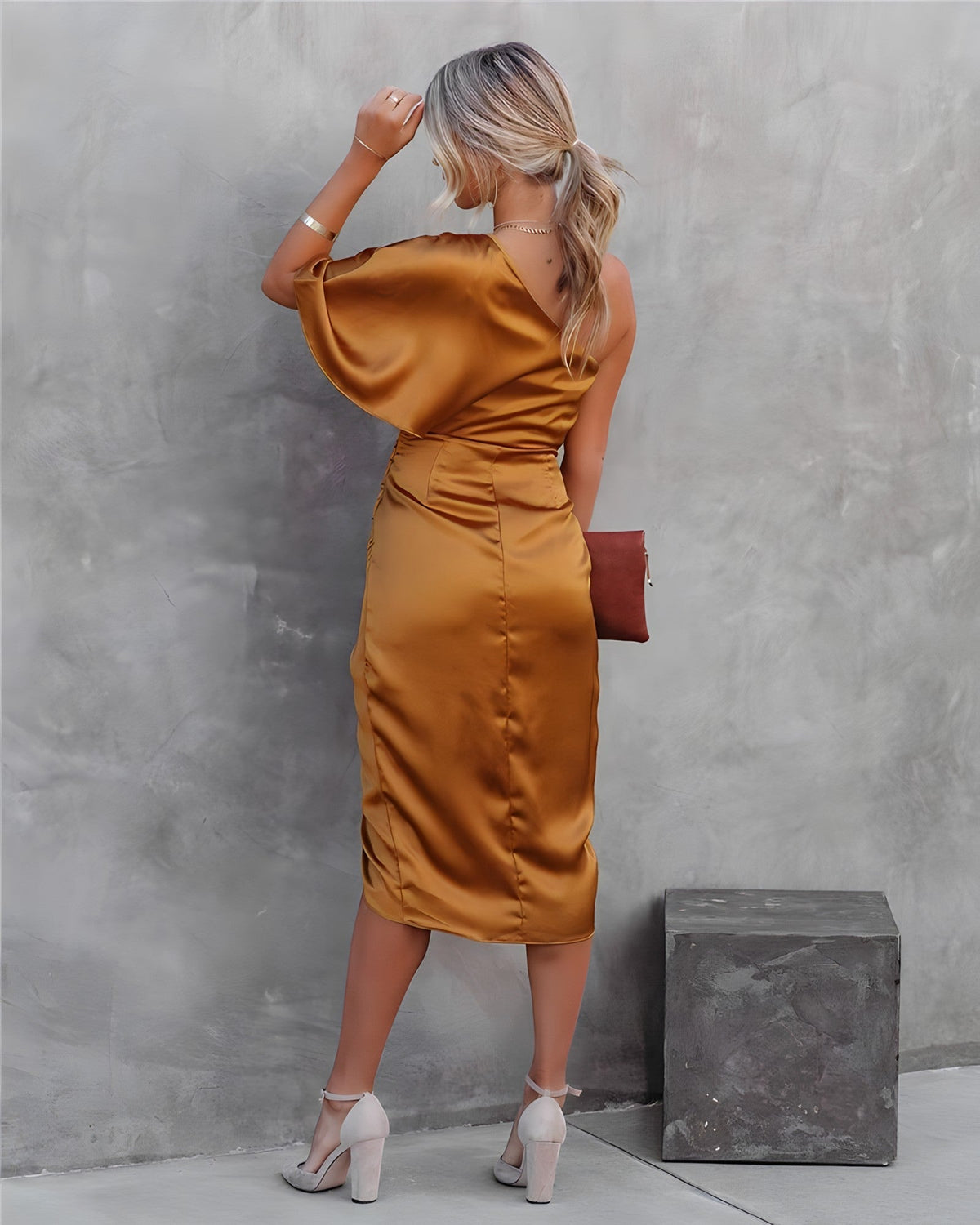 Goni | Elegant Midi Dress