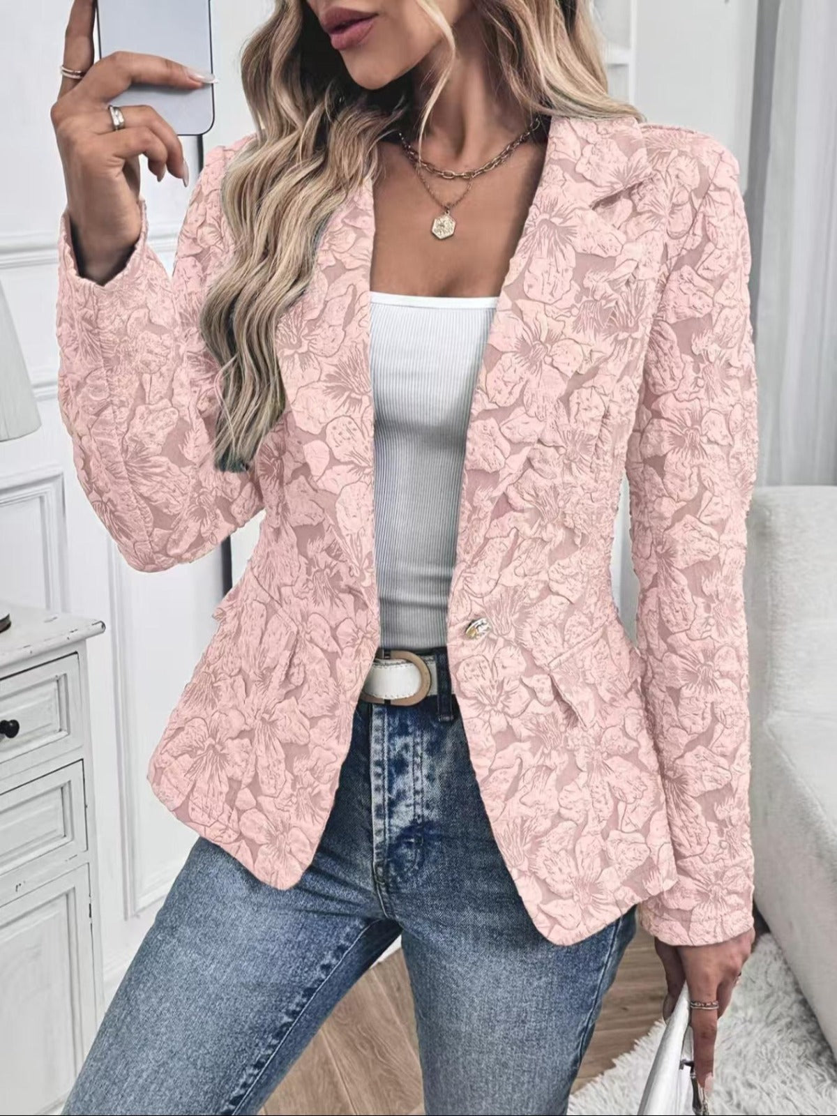Women's fitted paisley jacquard blazer with wrapped lapels and long sleeves