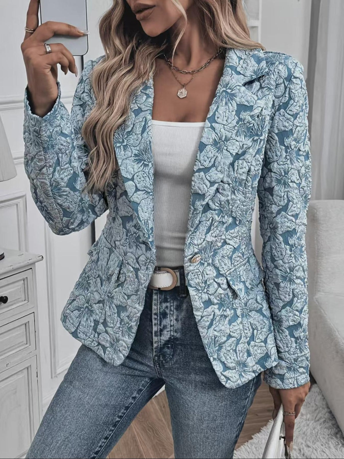 Women's fitted paisley jacquard blazer with wrapped lapels and long sleeves