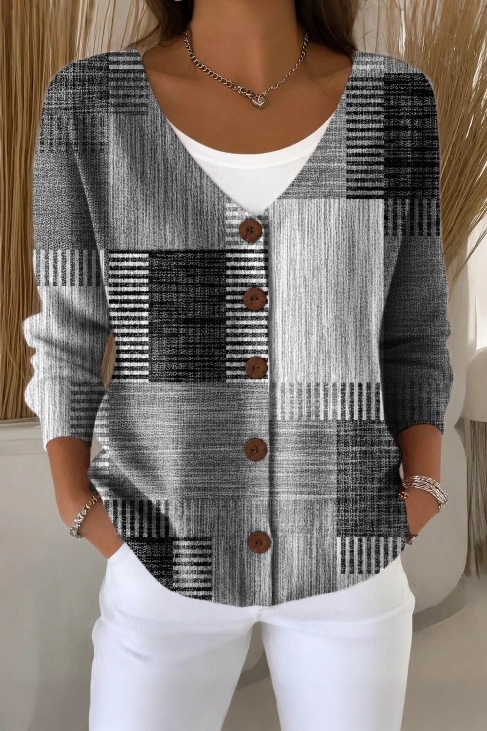 Women's loose abstract graphic V-neck knit cardigan with long sleeves