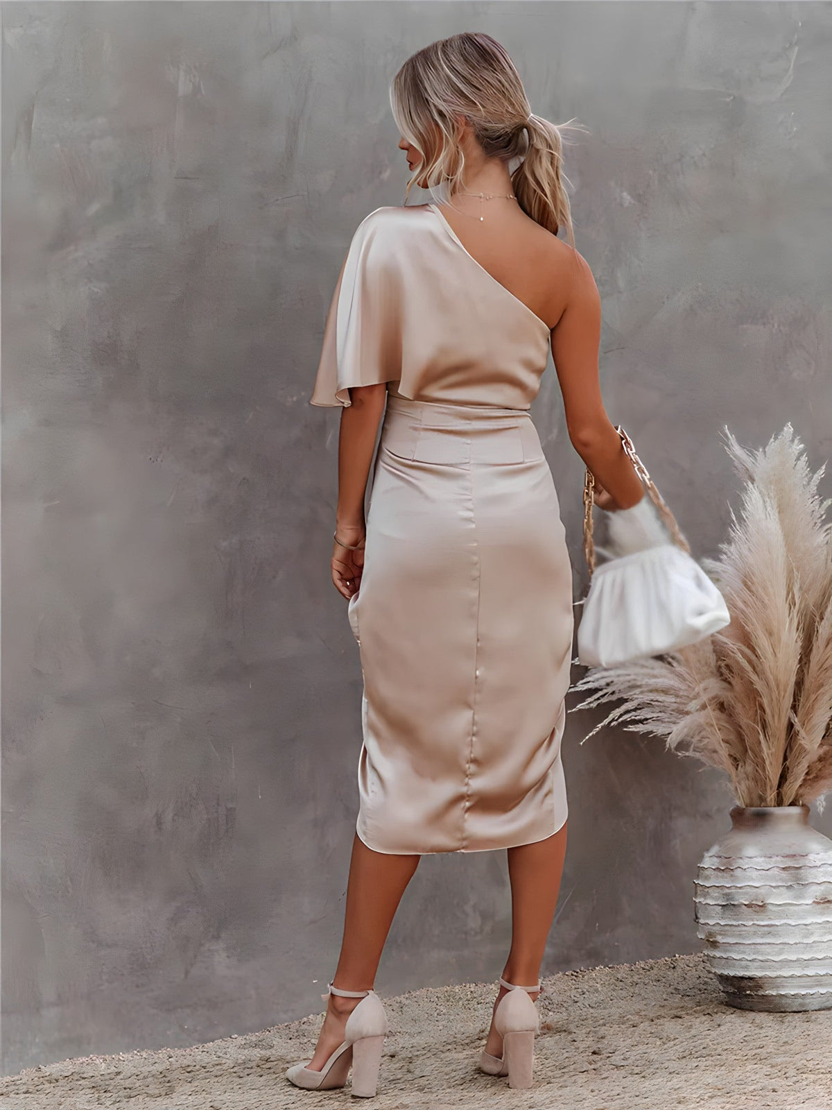 Goni | Elegant Midi Dress