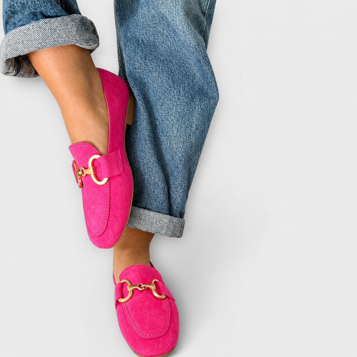 Indigo casual loafers with refined detailing and a structured slip-on design