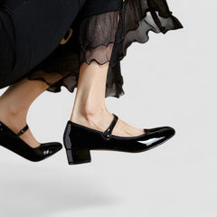 Chloe classic elegant Mary Jane-style shoes in black with a cushioned insole