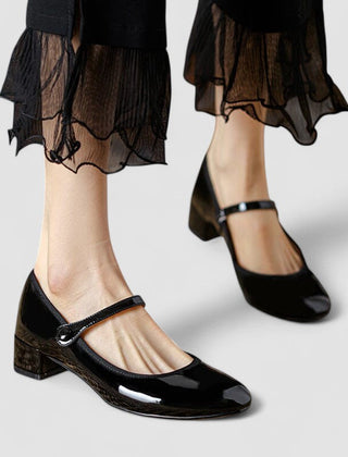 Chloe classic elegant Mary Jane-style shoes in black with a cushioned insole