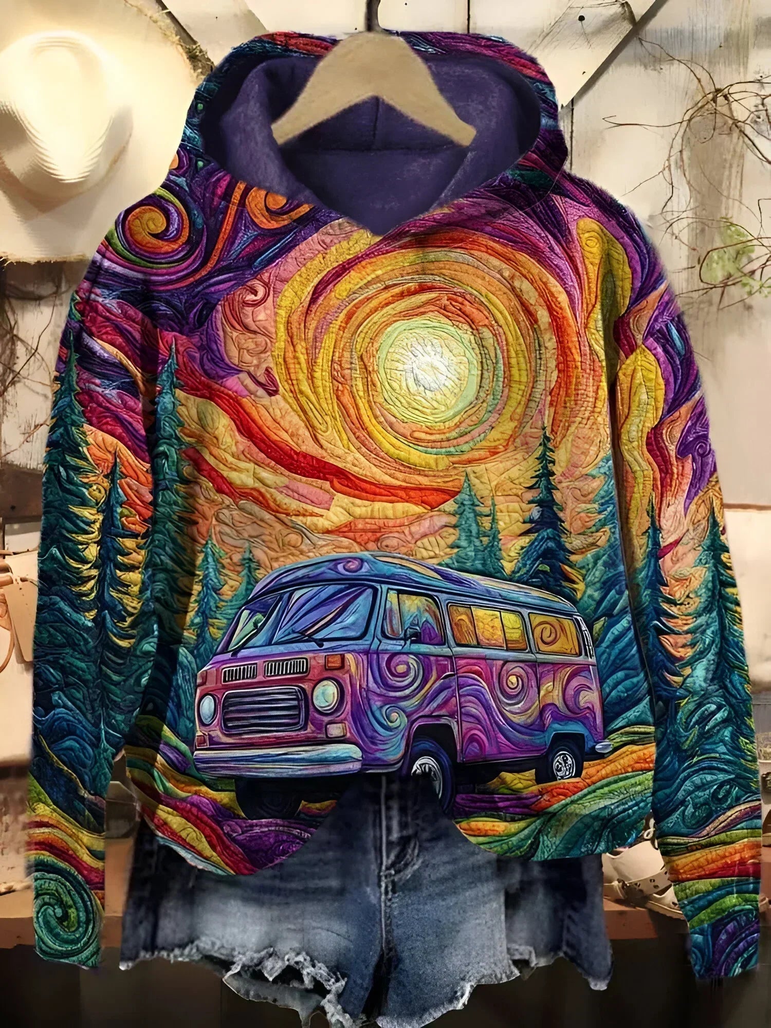 MARISKA | Vintage-Inspired Hoodie Perfect for Road Trips
