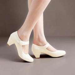Block heel Mary Jane shoes with adjustable instep strap and rounded toe