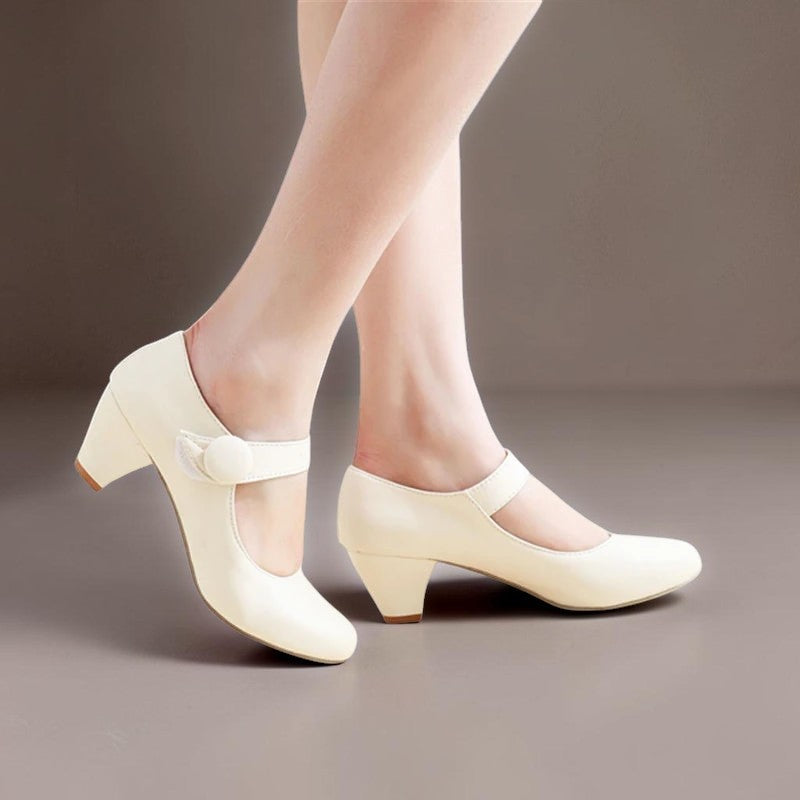 Block heel Mary Jane shoes with adjustable instep strap and rounded toe