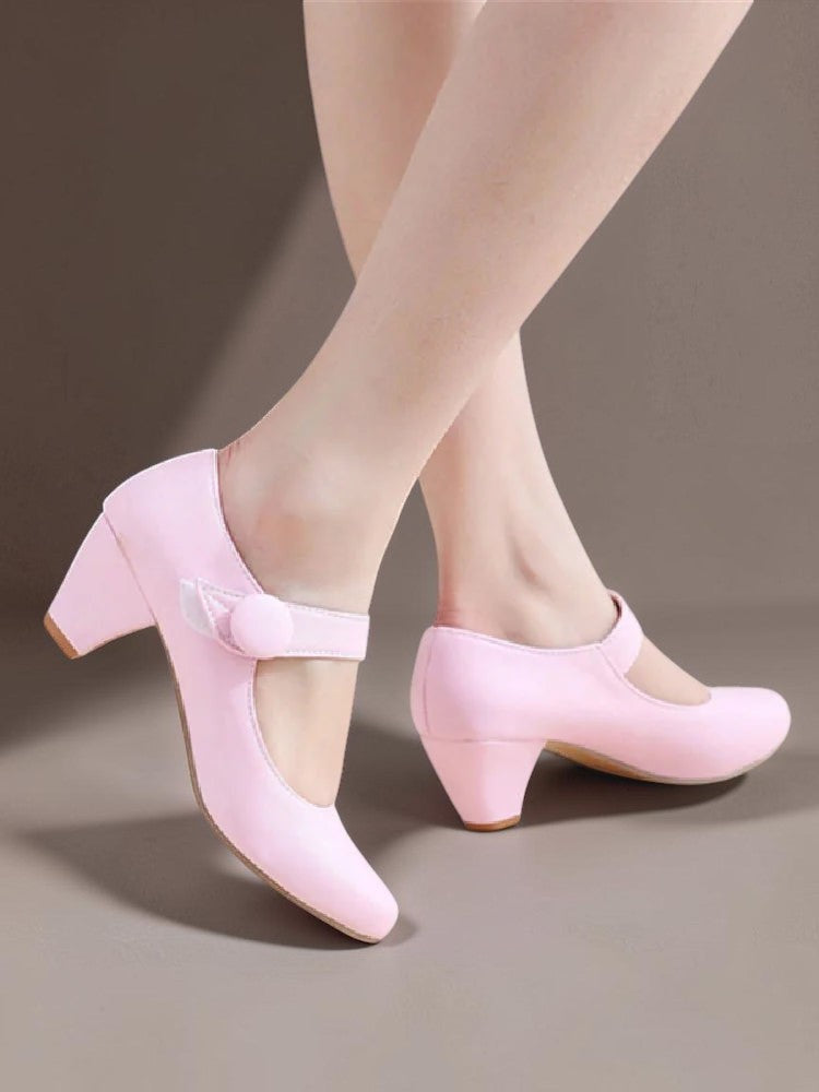 Block heel Mary Jane shoes with adjustable instep strap and rounded toe